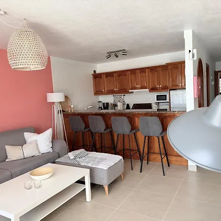 Appartamento With Pool And Sea View
